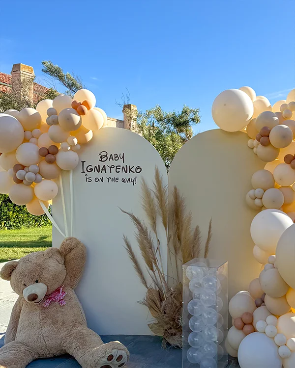 Gender reveal balloon decor — Ignateko Gender Reveal Malibu